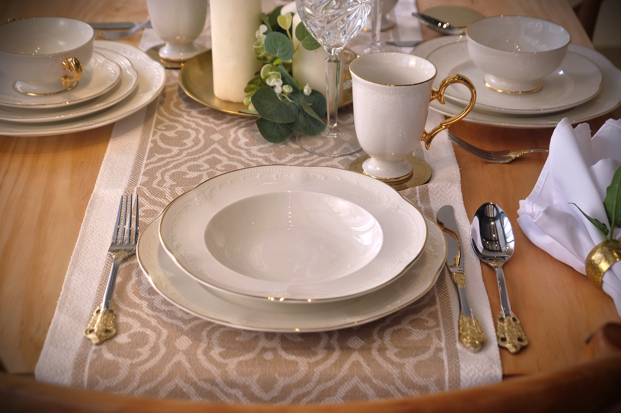 Noble Gold Soup Plate