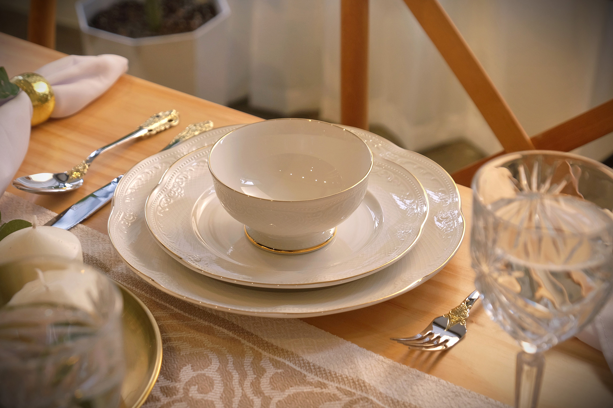 Noble Gold Dessert Plate