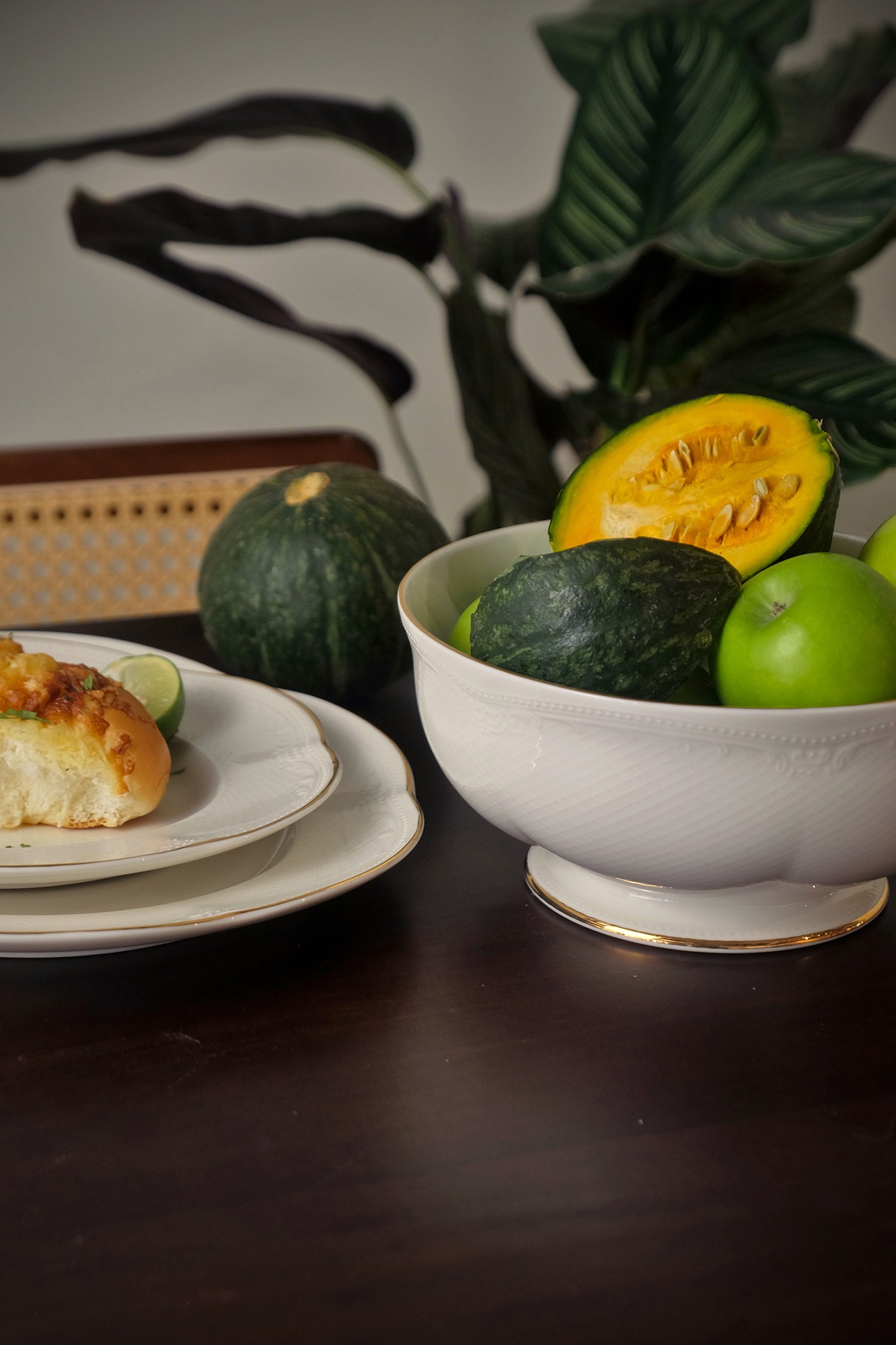 Noble Gold Salad Bowl