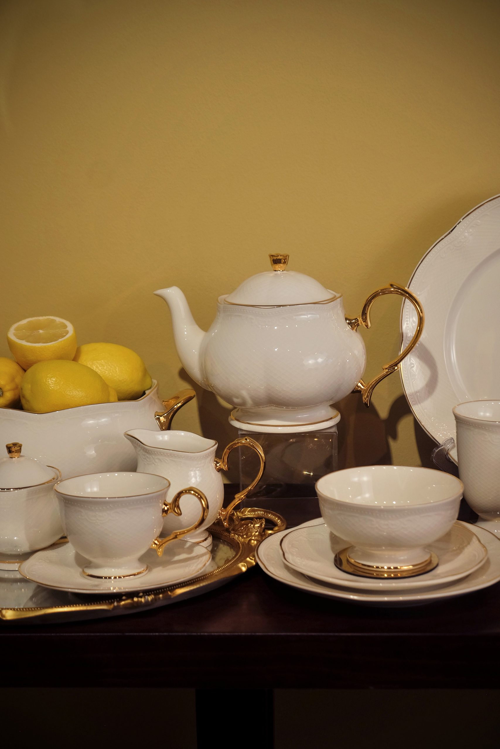 Noble Gold Saucer Plate