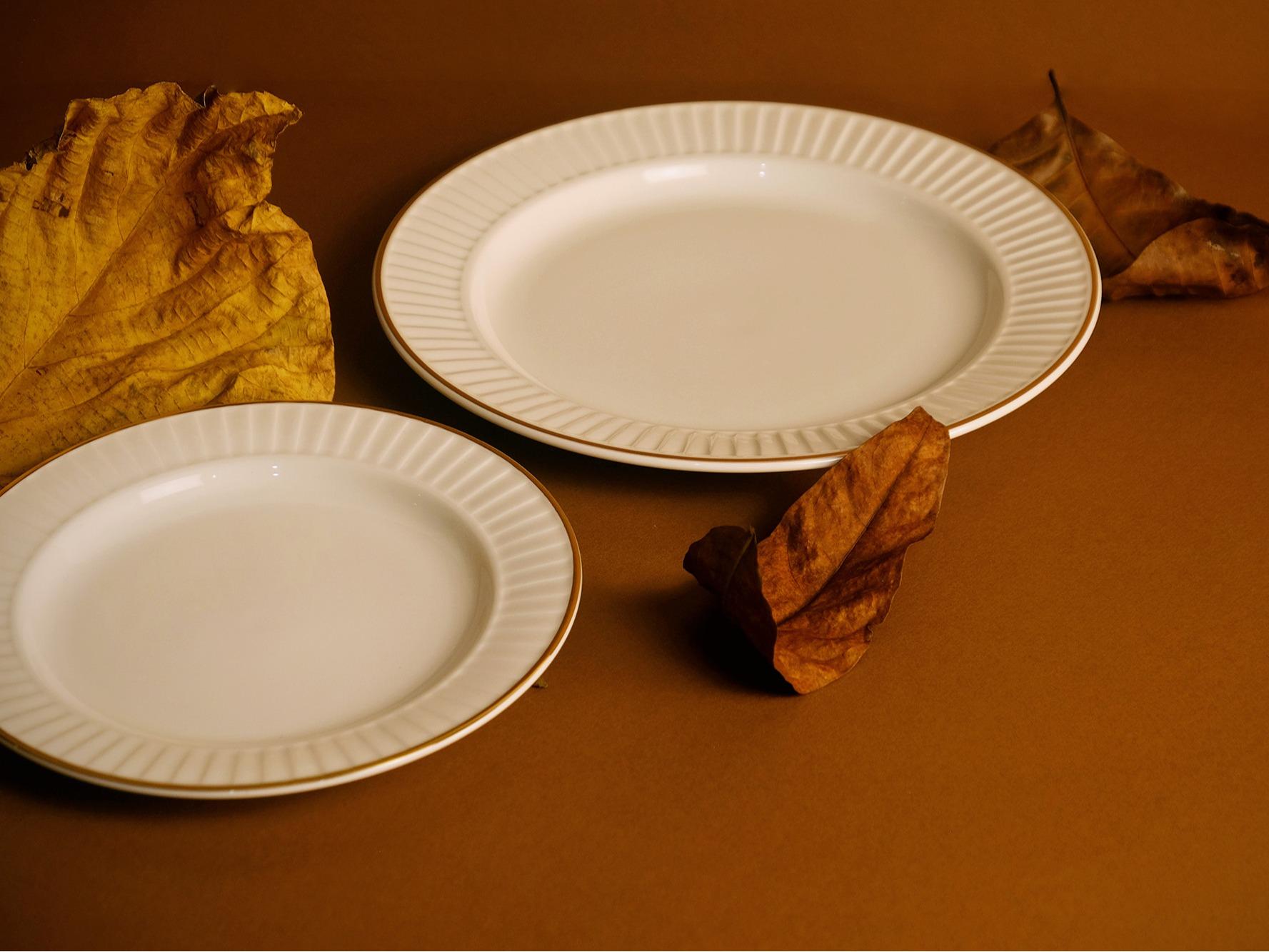 Drape Gold Dinnerware Set 18 Pcs