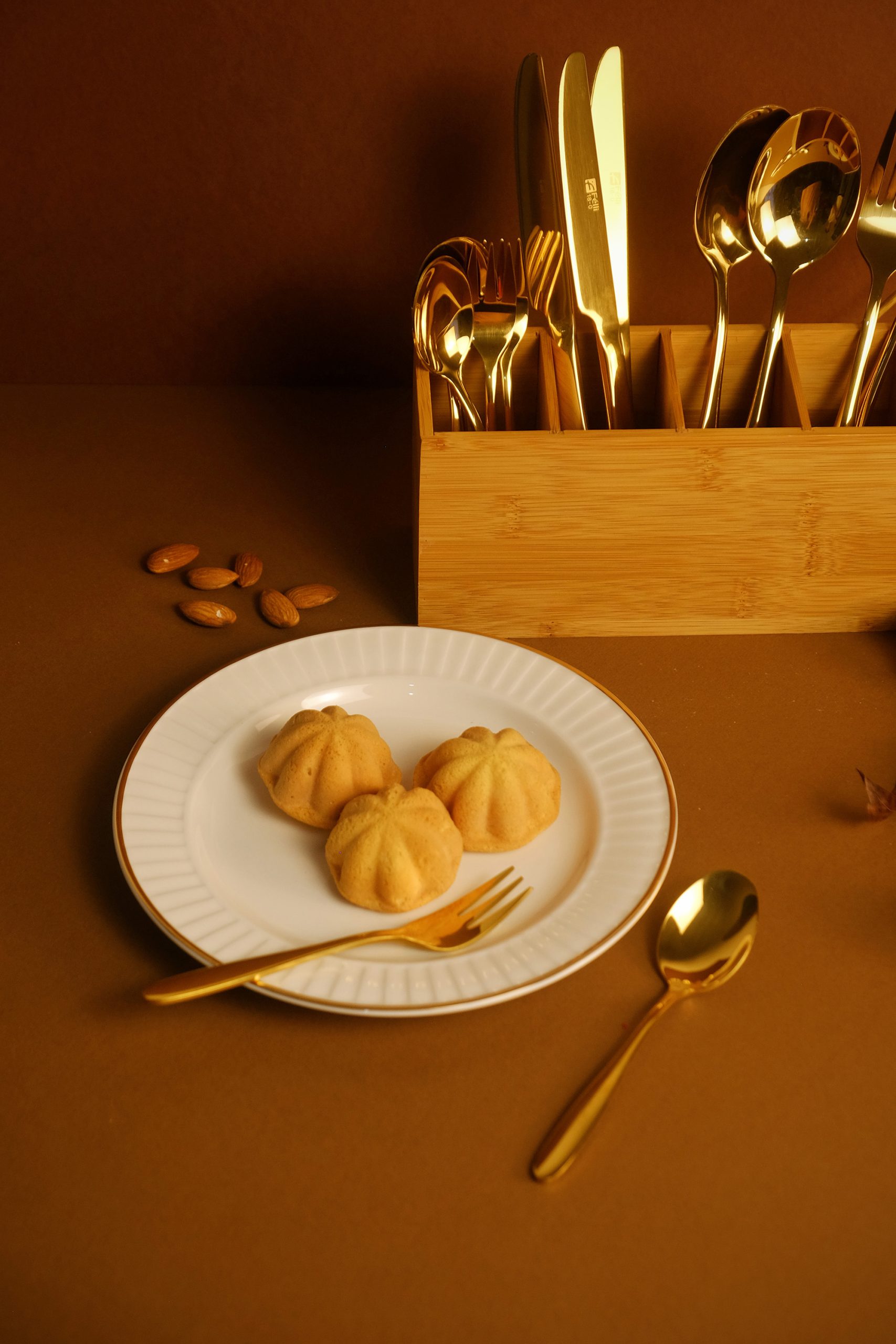 Drape Gold Dessert Plate