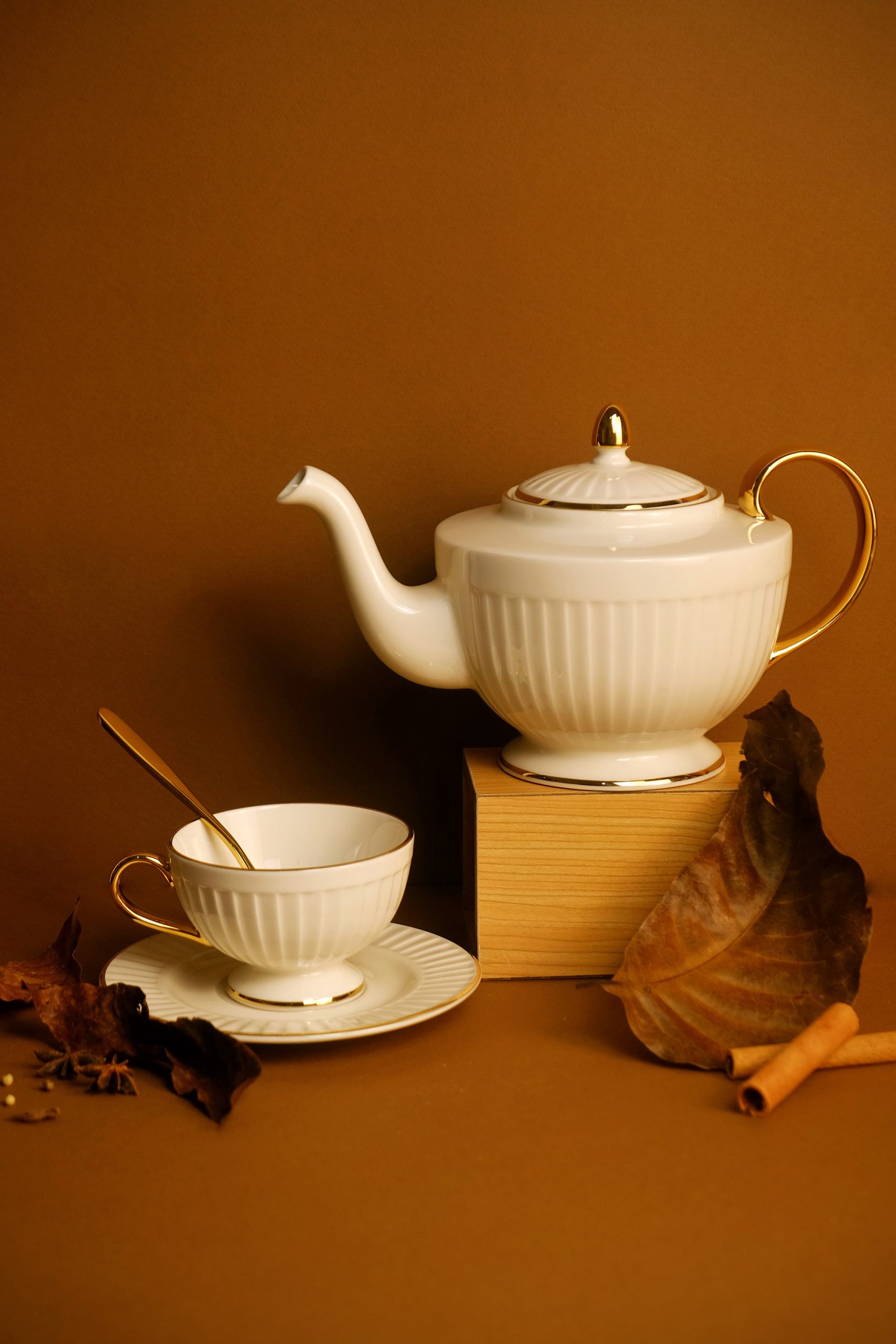 Drape Gold Teapot