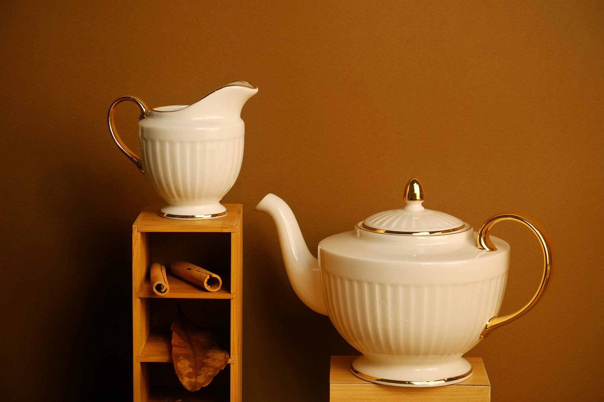 Drape Gold Teapot