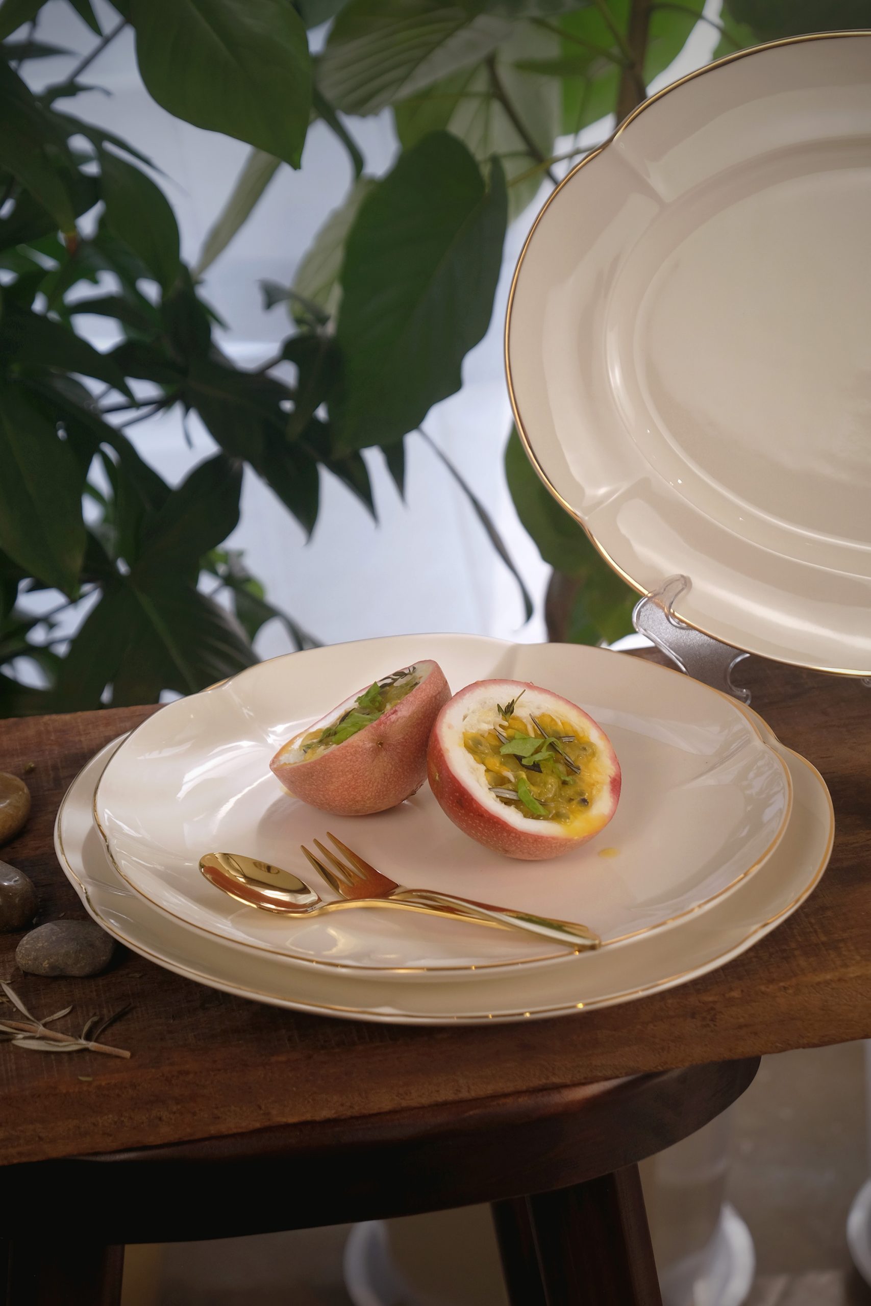 Bella Gold Coupe Round Platter