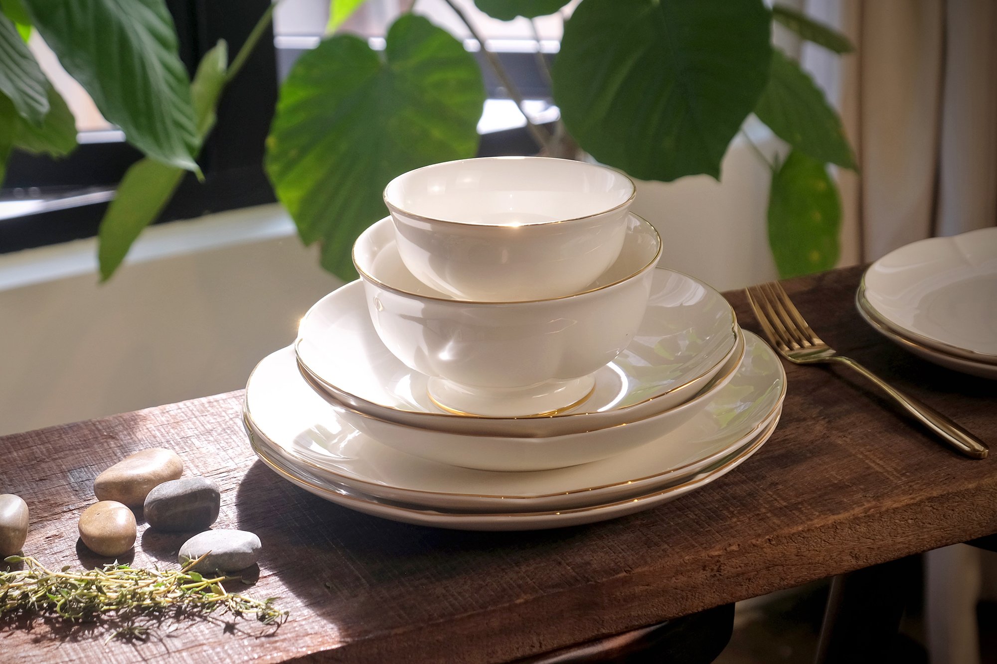 Bella Gold Coupe Round Platter