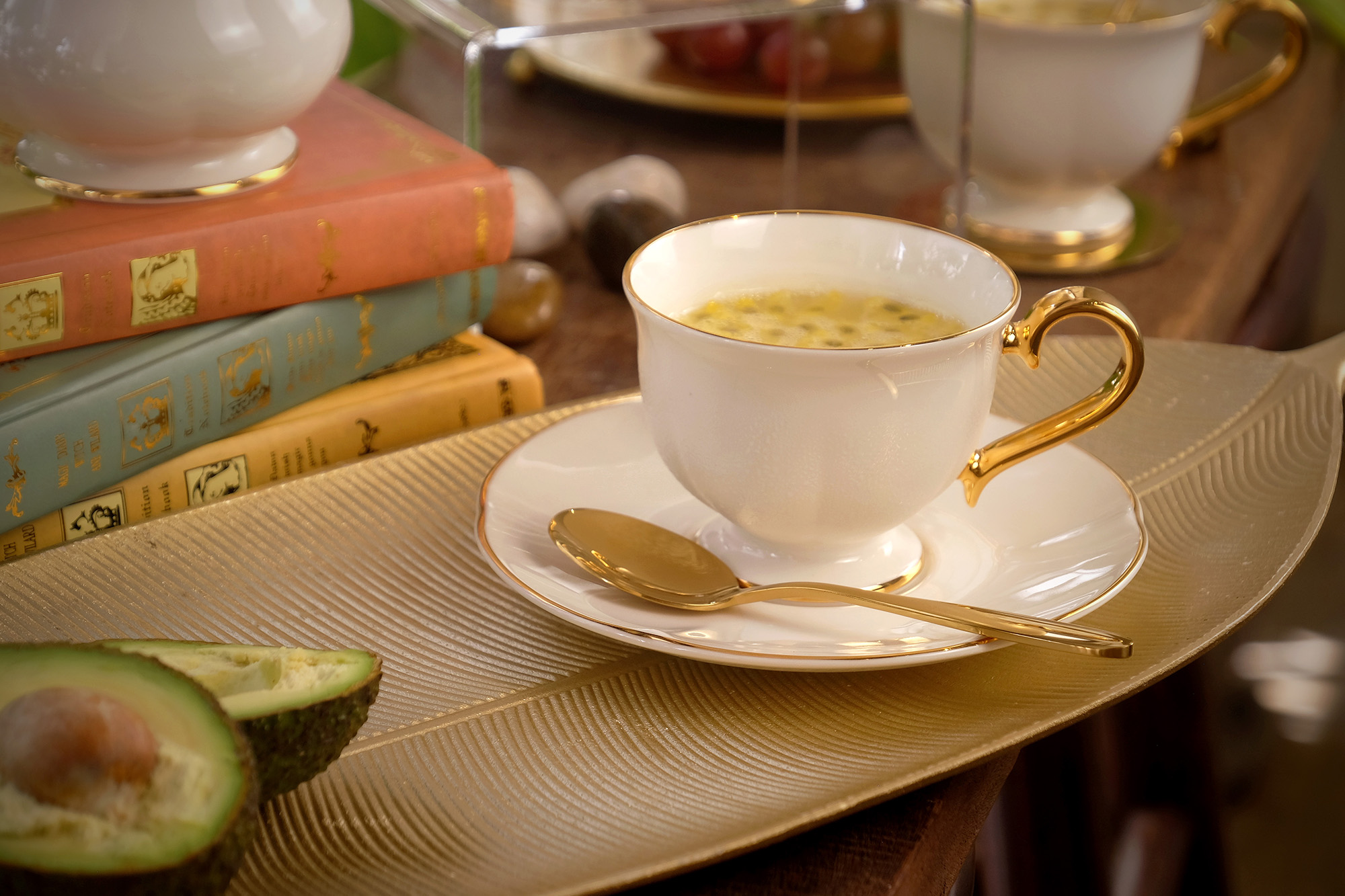 Bella Teapot and Cup & Saucer Set 13pcs