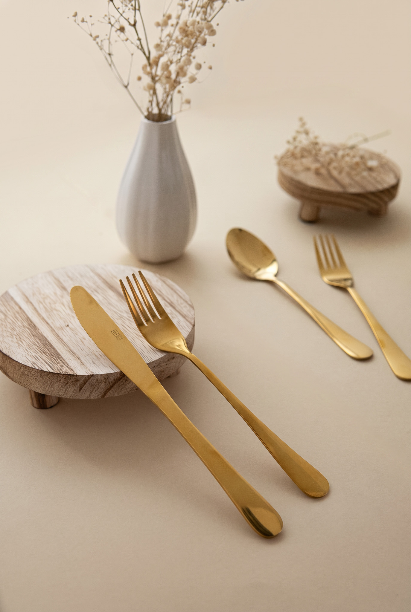 Arezzo Gold Cutlery With Stand Set 24pcs