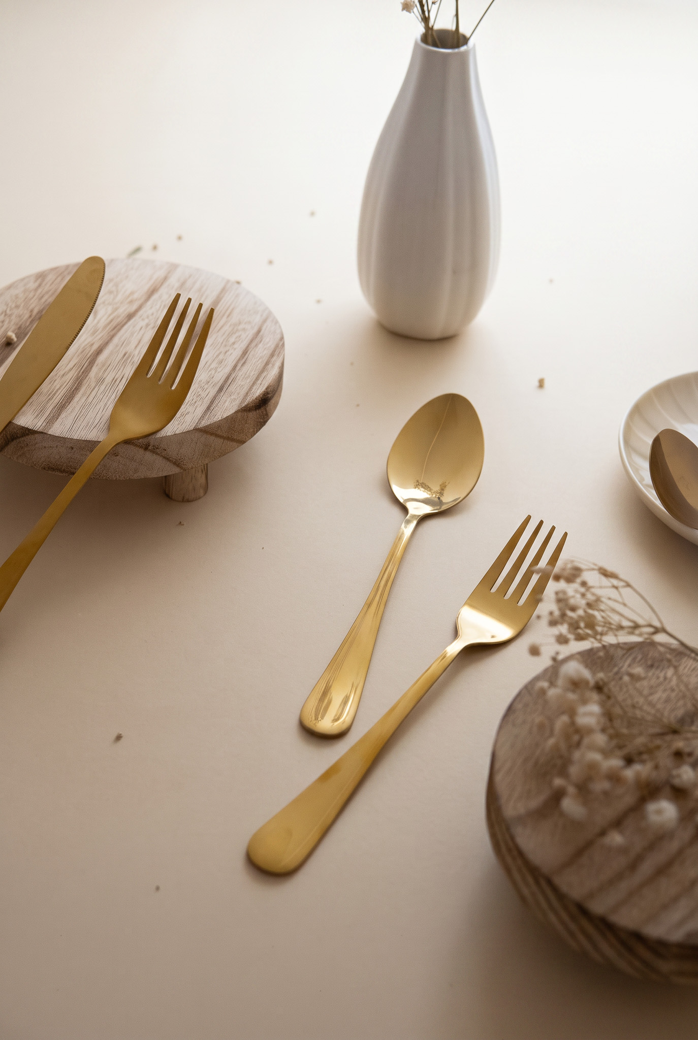 Arezzo Gold Cutlery With Stand Set 24pcs