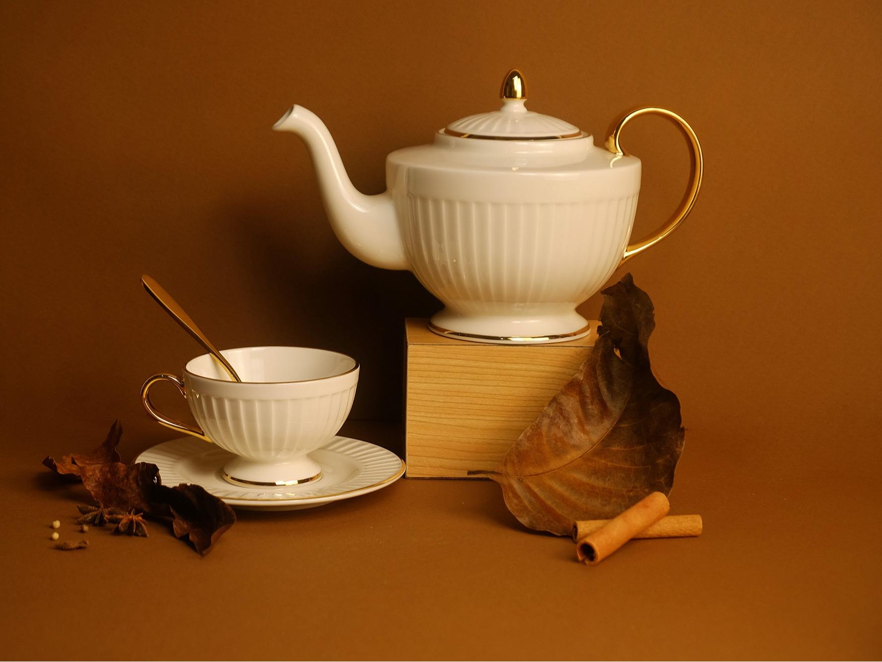 Drape Gold Teapot and Cup & Saucer Set 13pcs