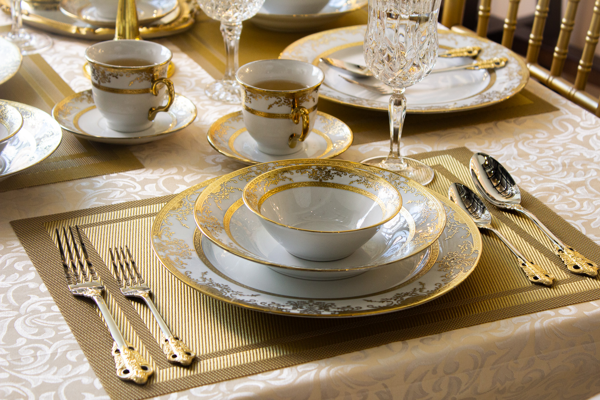 Felli Majestica Gold Dinnerware Set 18pcs