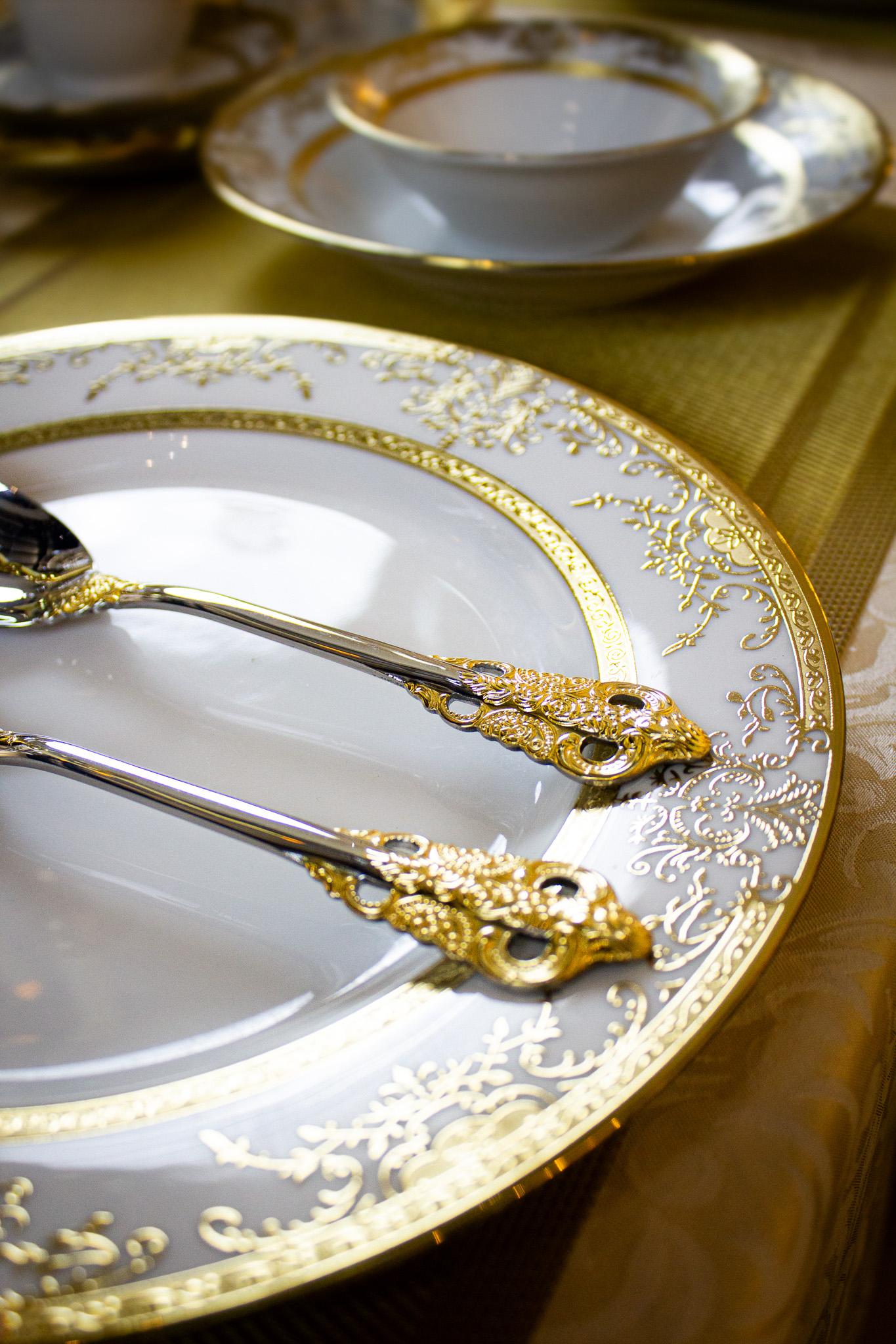 Felli Majestica Gold Dinnerware Set 18pcs